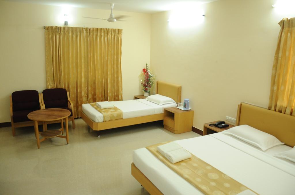 Hotel Rajadhane Madurai Esterno foto