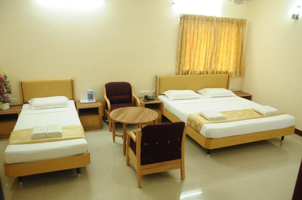 Hotel Rajadhane Madurai Esterno foto